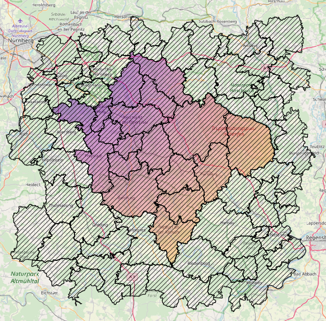 Im ländlichen Neumarkt stimmen die Grenzen von Stimmkreis (farbig) und mehreren PLZ (schraffiert) überein.